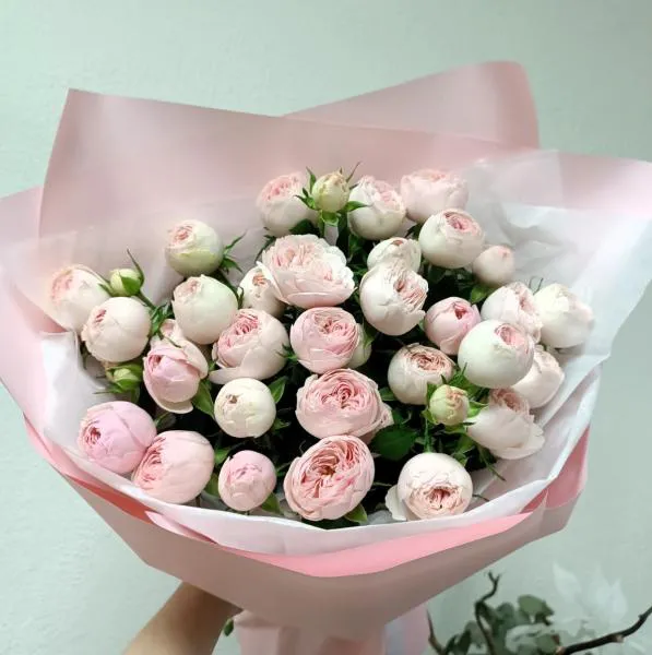 Букет из кустовых пионовидных роз Лето в сердце