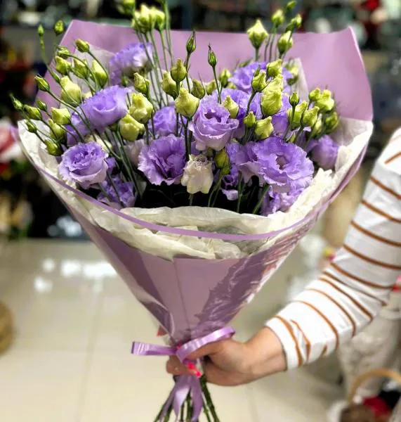 Букет из сиреневых эустом