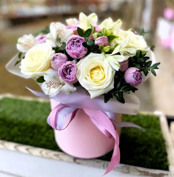 Композиция из роз Сказка в коробке