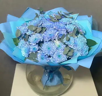 Букет из хризантем и эвкалипта Морская симфония