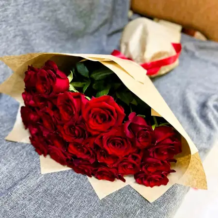 Букет из красных роз Рубиновые звезды