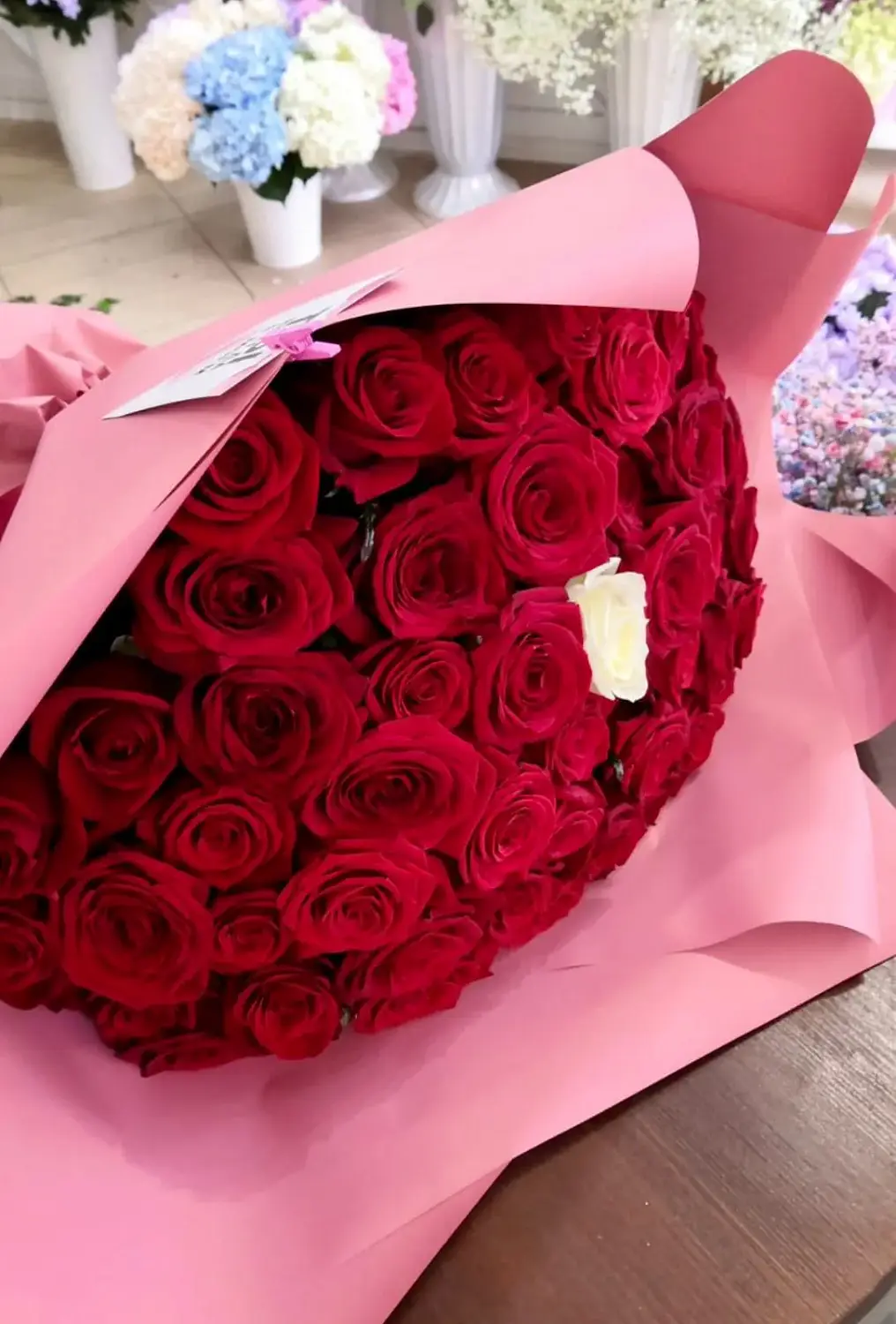 Букет красных и белой розы Моя единственная