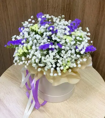 Букет из белой гипсофилы в коробке Сказочный полет