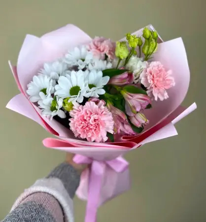 Букет из кустовых хризантем и альстромерии Комплиментик