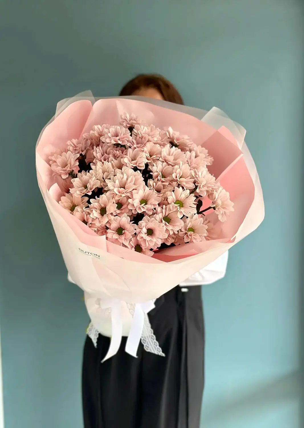 Букет из розовых кустовых хризантем Нежные мечты