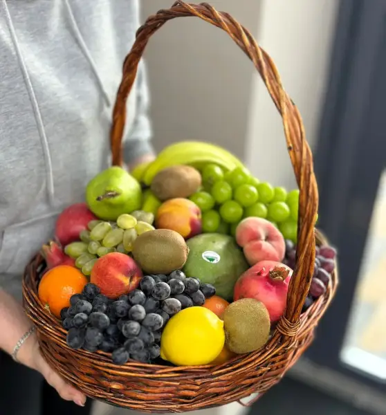 Корзина из свежих фруктов Фруктовый комплимент
