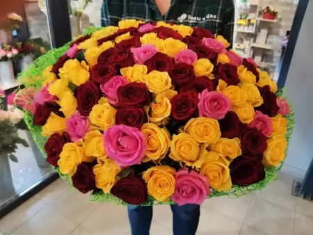 Букет из 101 разноцветной розы Красочный микс