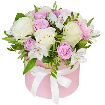 Композиция из роз Нежность в шляпной коробке