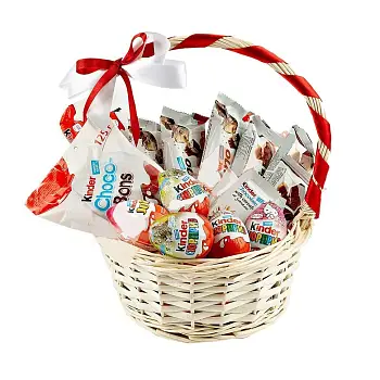 Сладкая корзина с киндерами