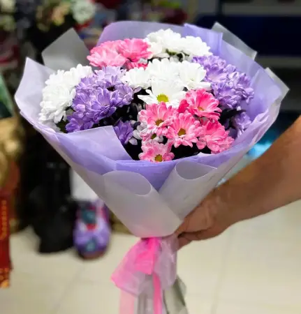 Букет из разноцветных хризантем Феерия природы