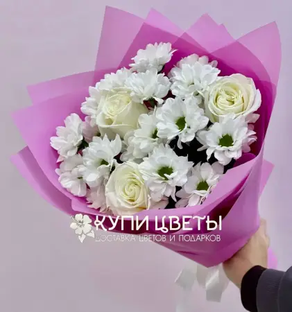 Букет из белых роз и хризантем Чистота души