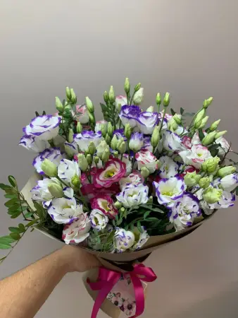 Букет из разноцветных эустом Яркий праздник