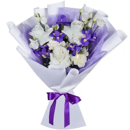 Букет из белых роз и ирисов Преданность океану
