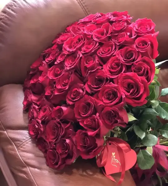 Букет из 51 красной розы